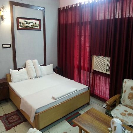 Hotel Royal Inn Патна Экстерьер фото